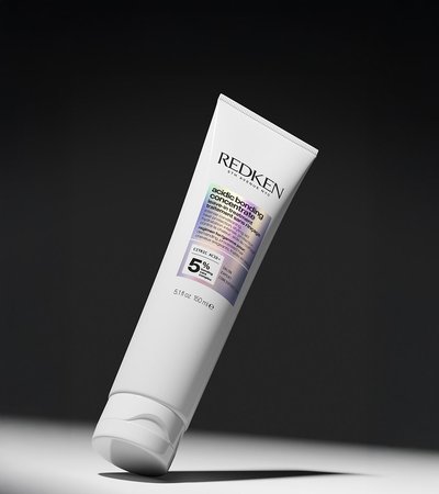 Redken 2025 Acidic Bonding Concntrate_LeaveIn_Hero_revised